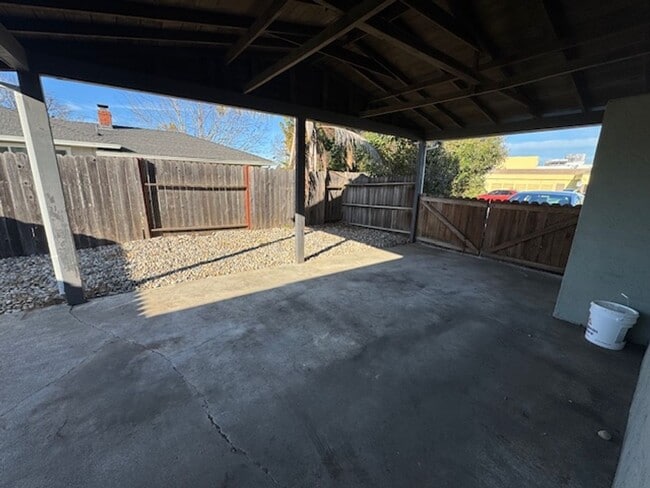 Building Photo - 1211 Mayette Ave