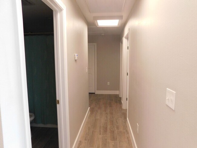 Building Photo - 2023 Beautiful 3 bedroom 2 bath