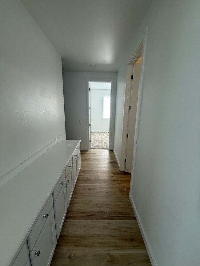 Building Photo - Pet Friendly 3 Bed 2.5 Bath Single Family ...