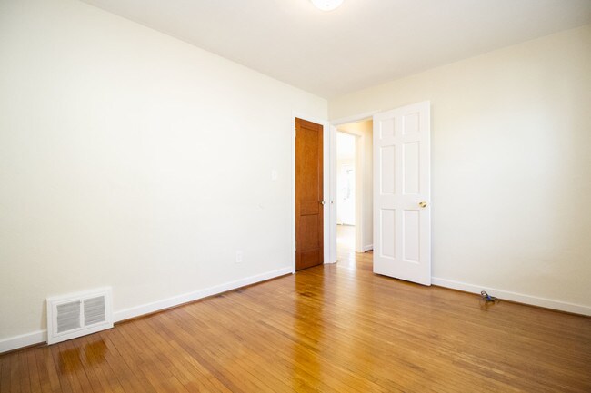 Building Photo - 2355 Ward St