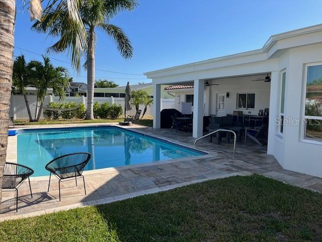 Building Photo - 2220 E Vina Del Mar Blvd