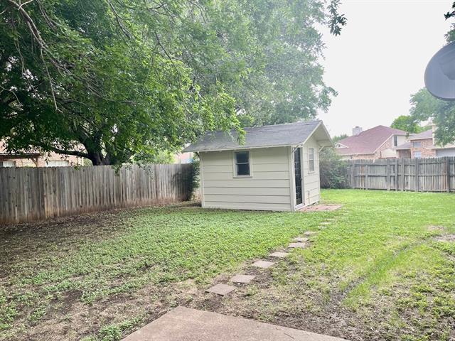 Building Photo - 5202 Sherburne Dr