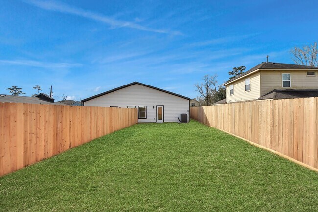 Building Photo - 8125 Cabot St