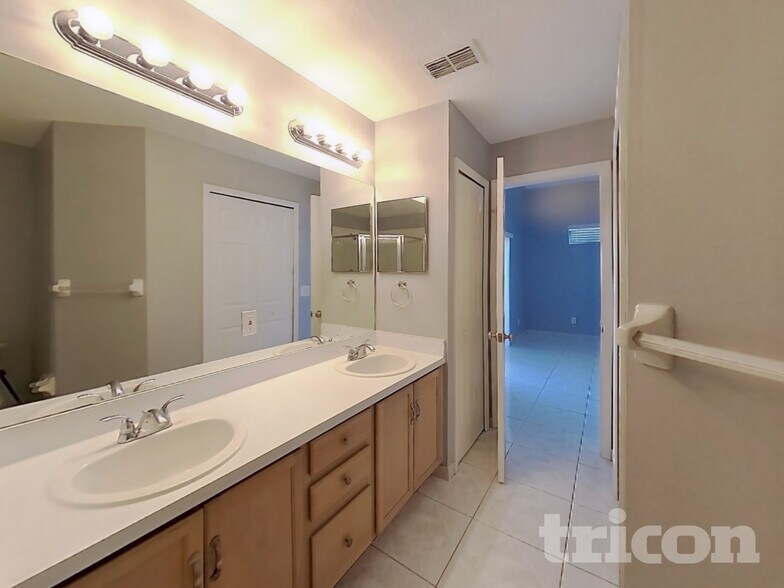 Building Photo - 441 Briar Bay Cir