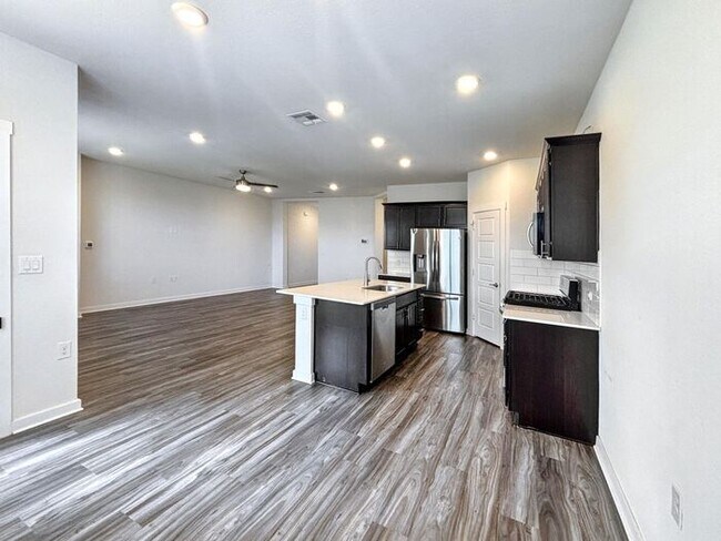 Building Photo - Beautiful 3-Bedroom Home with Spacious Yar...