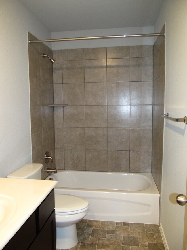 Building Photo - 3 BEDROOM, CONVENIENT TO SCOTT & WHITE