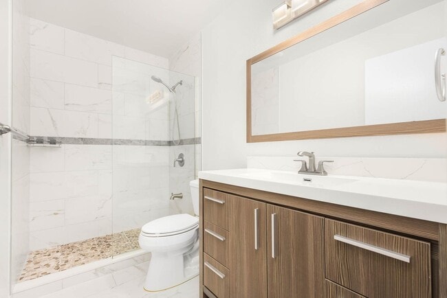 Building Photo - Limited Time Offer $2,500 rental rate! Spacious 2Bd/2Bath Condo located in The Ridge Community in...