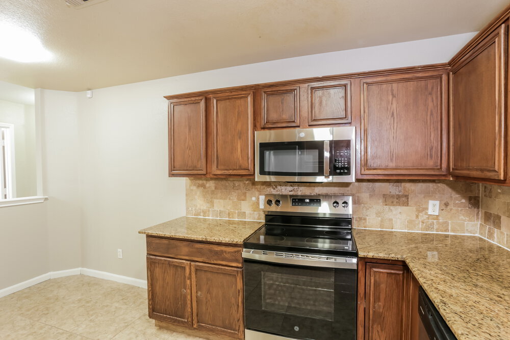 Building Photo - 736 W Colony Dr