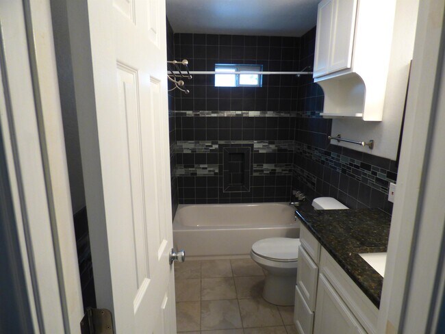 Building Photo - 3529 Topeka St