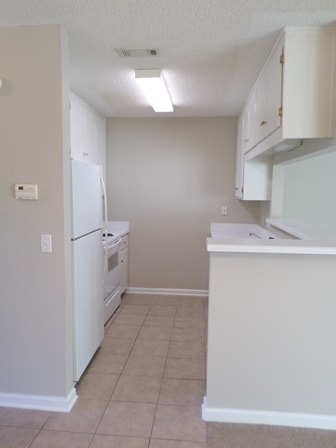 Building Photo - Foxchase Subdivision