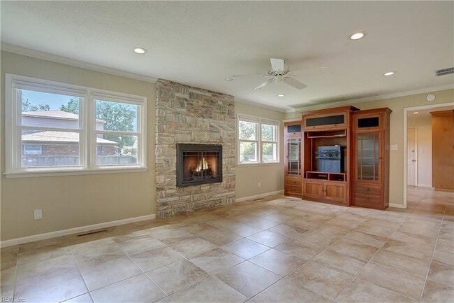Building Photo - 949 General Beauregard Dr