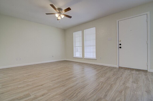 Building Photo - 5301 Indio Cir