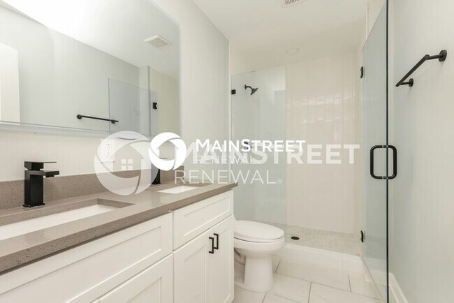 Building Photo - 3 Bedroom Pet-Friendly Home in NASHVILLE, TN with Main Street Renewal