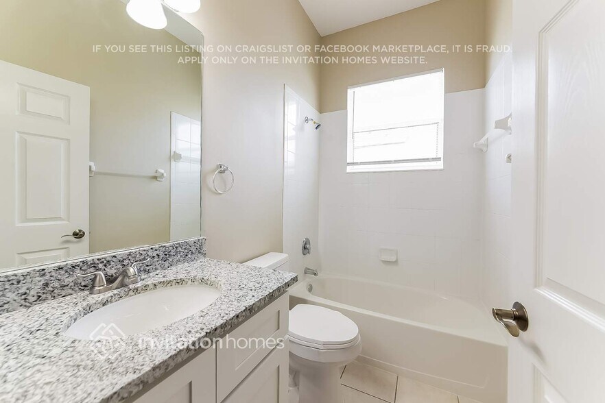 Building Photo - 5407 Lexington Dr