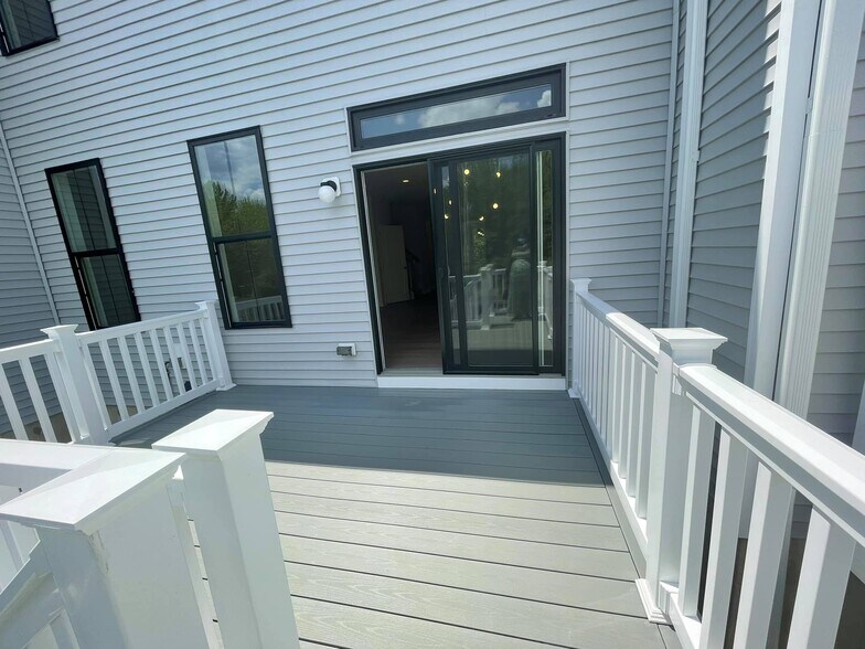 Building Photo - 29 Beachwood Dr