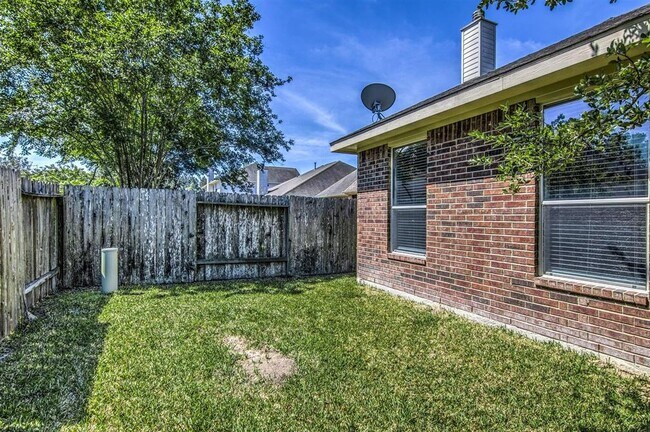 Building Photo - 25609 Tiverton Forest Ct