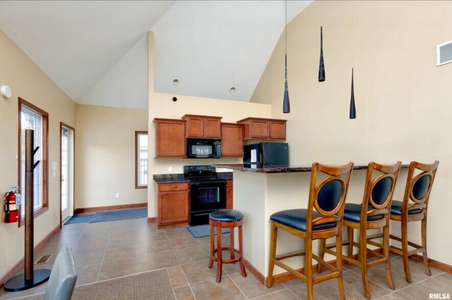 Building Photo - 4102 Creek Hill Dr
