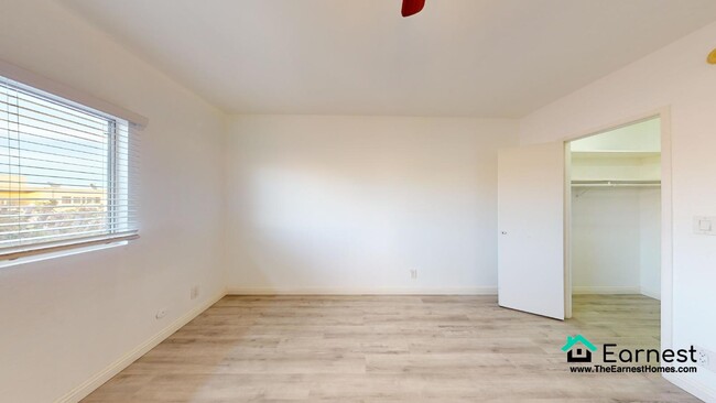 Building Photo - 2 + 2 Spacious 2-Bedroom Condo with Top-Ti...