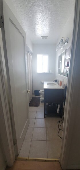 Building Photo - 990 S 500 W