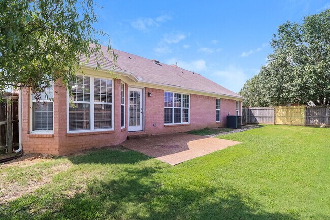 Building Photo - 2744 Dry Well Cove