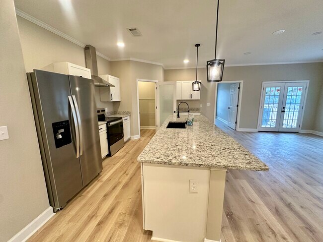 Building Photo - 226 Sylvan Rd