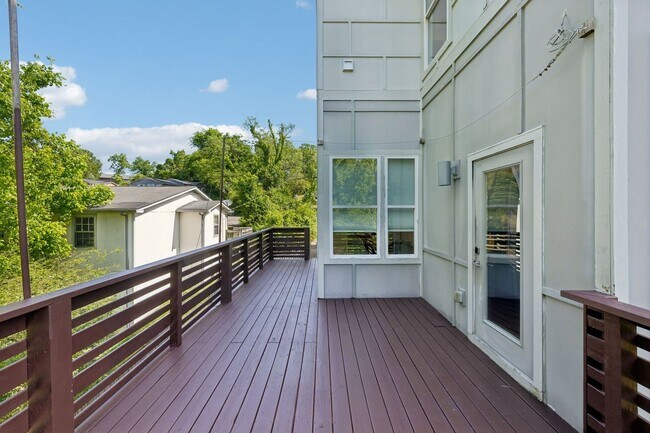 Building Photo - Secret Oasis in East Nashville - FOR LEASE