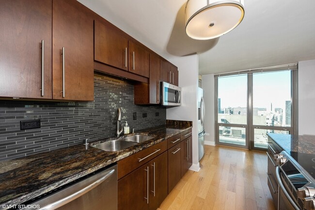 Building Photo - 2 E Erie St