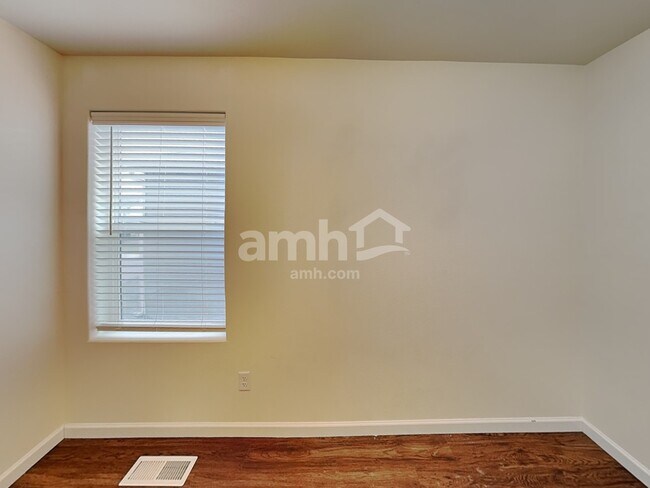 Building Photo - 1950 NW 23rd St