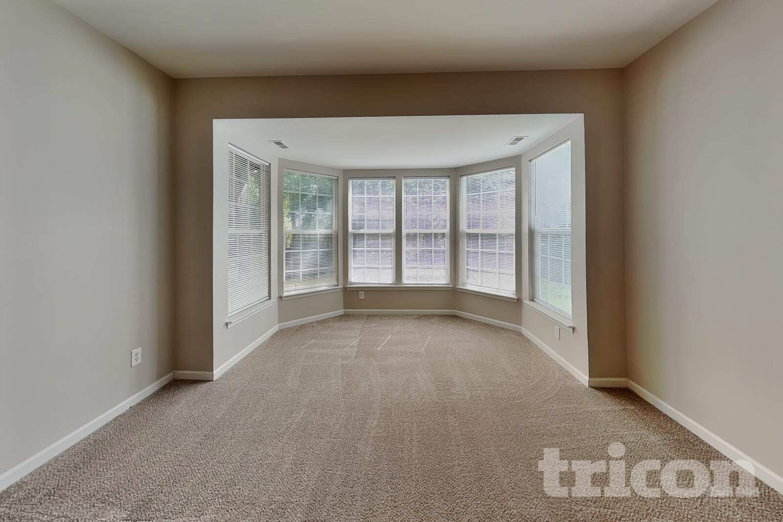 Building Photo - 15609 Carrington Ridge Dr