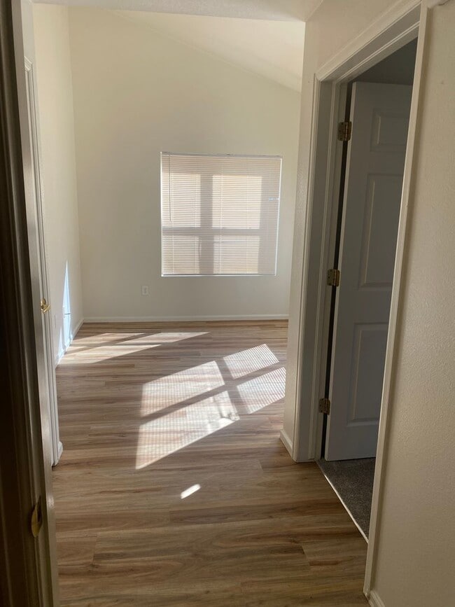 Building Photo - 2541 S Bahama Cir
