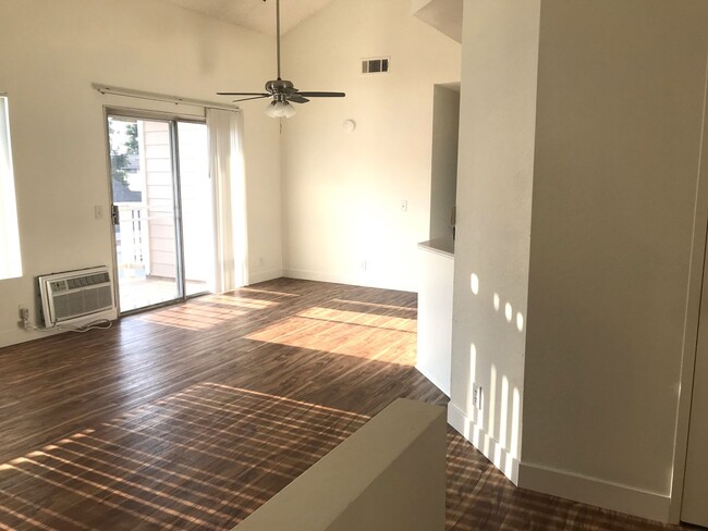 Building Photo - Garden Grove CONDO  - Available for Pre-le...