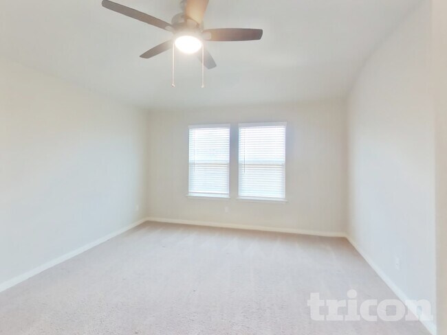 Building Photo - 13681 Paxton Blvd