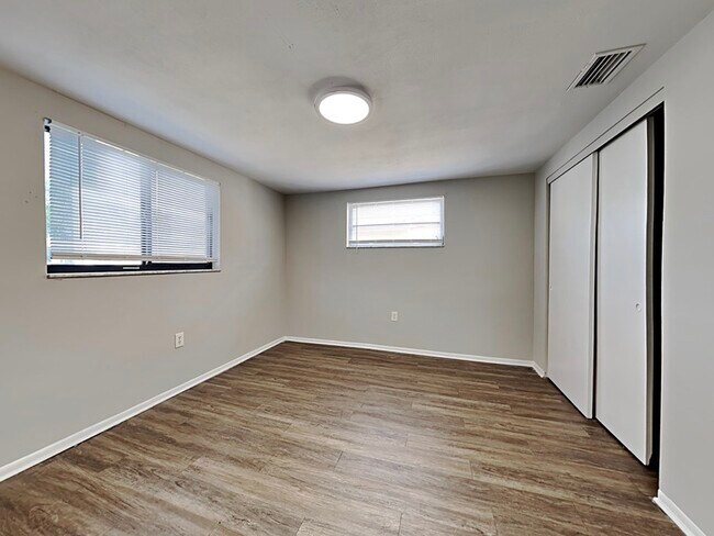 Building Photo - 6116 1st Ave