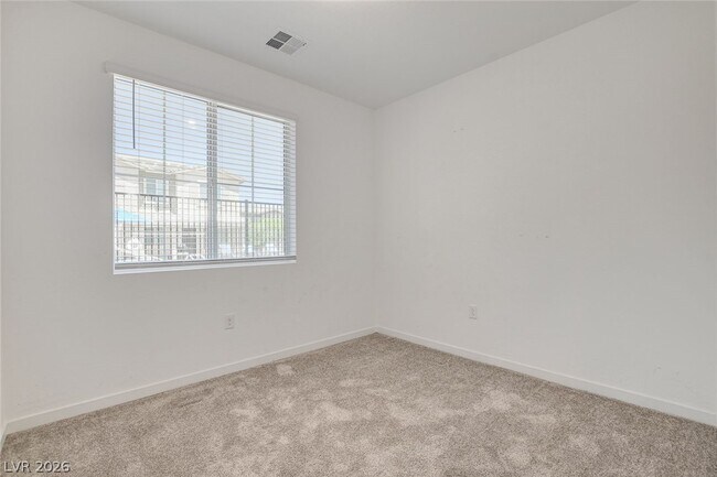 Building Photo - 5730 Sky Pointe Dr