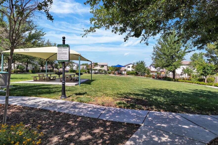 Building Photo - 1568 Lamplight Village Ln