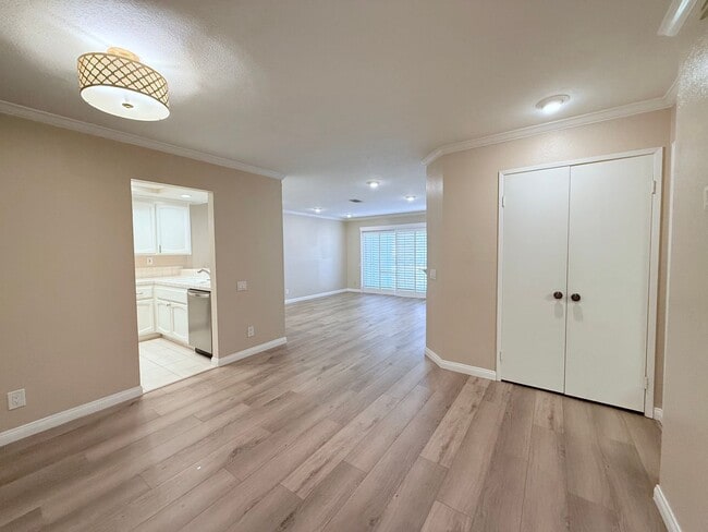 Building Photo - Best Value in Irvine!