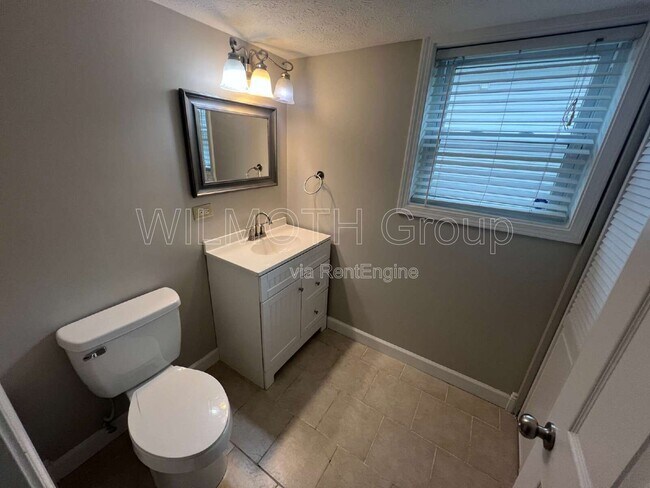 Building Photo - 2611 N Delaware St