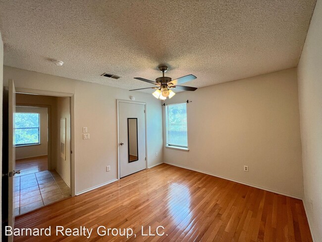 Building Photo - 2 br, 1 bath House - 402 Fredericksburg #1...