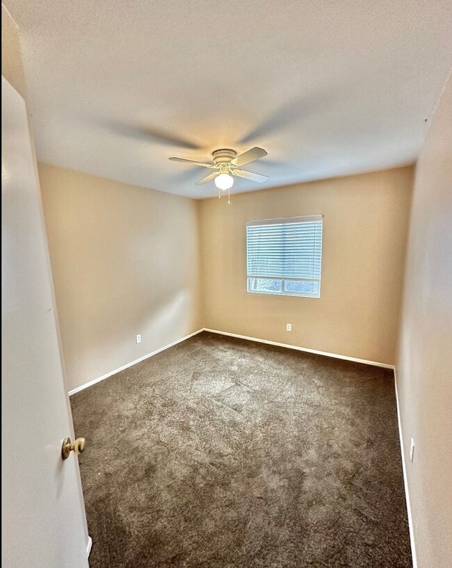 Building Photo - 18468 Hillview Ln