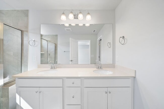 Building Photo - Convenient New Construction Townhome in Durham - Easy commute to RTP, Brier Creek, Airport