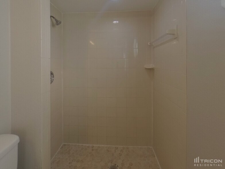 Building Photo - 191 Summerset Dr