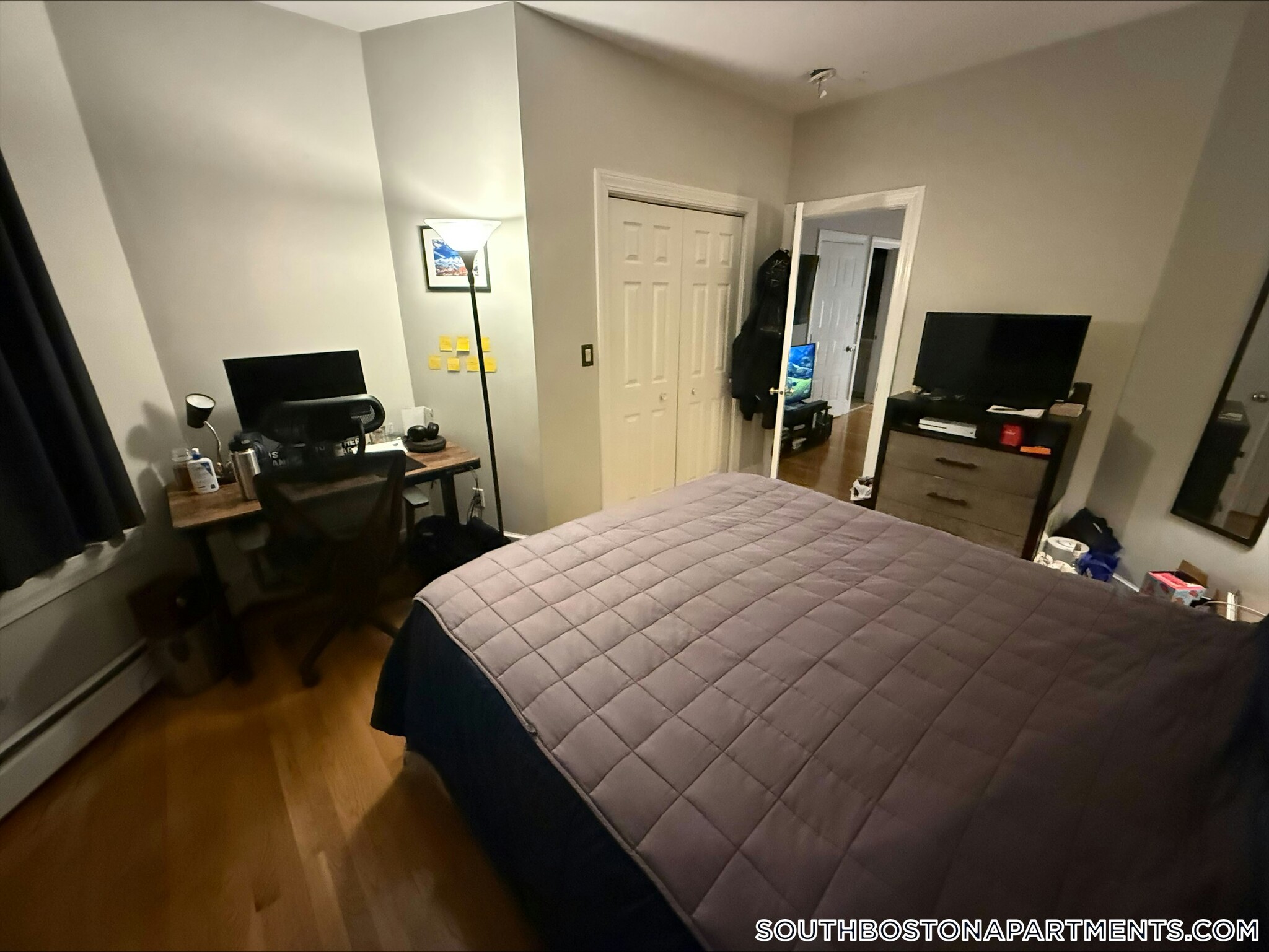 Building Photo - 868 E 2nd St