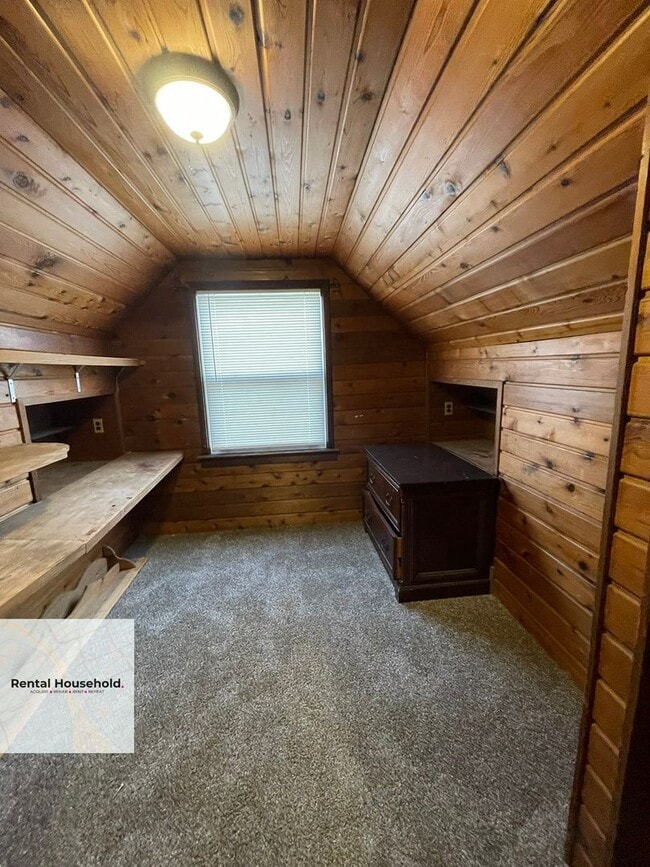 Building Photo - Dream Bungalow Awaits: Space, Style & Serenity!~ $1400