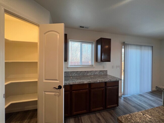 Building Photo - Charming 3 Bedroom, 2 bath, 2 car garage home in Fallon