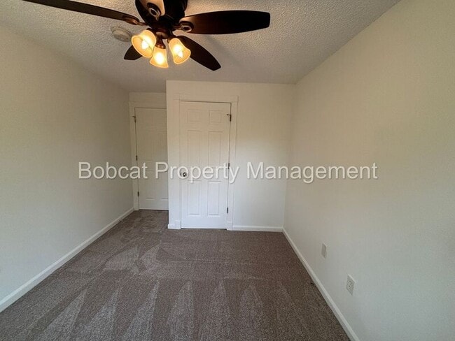 Building Photo - 3329 Somerset Way