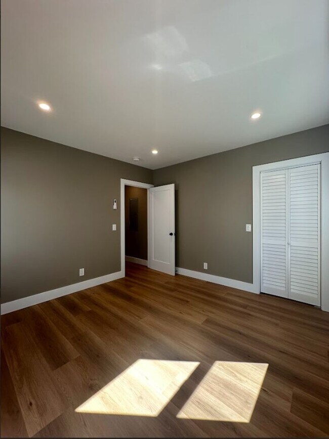 Building Photo - Beautifully Renovated Home in Oakland!