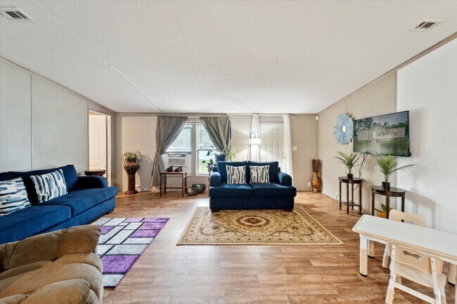 Building Photo - 151 Turning Point Ln