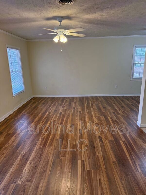 Building Photo - 11 Cooperfield Ave