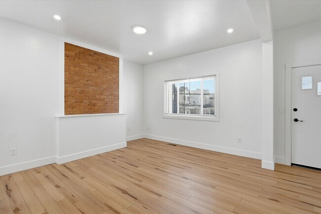 Building Photo - Brand New Renovation - Sharpsburg