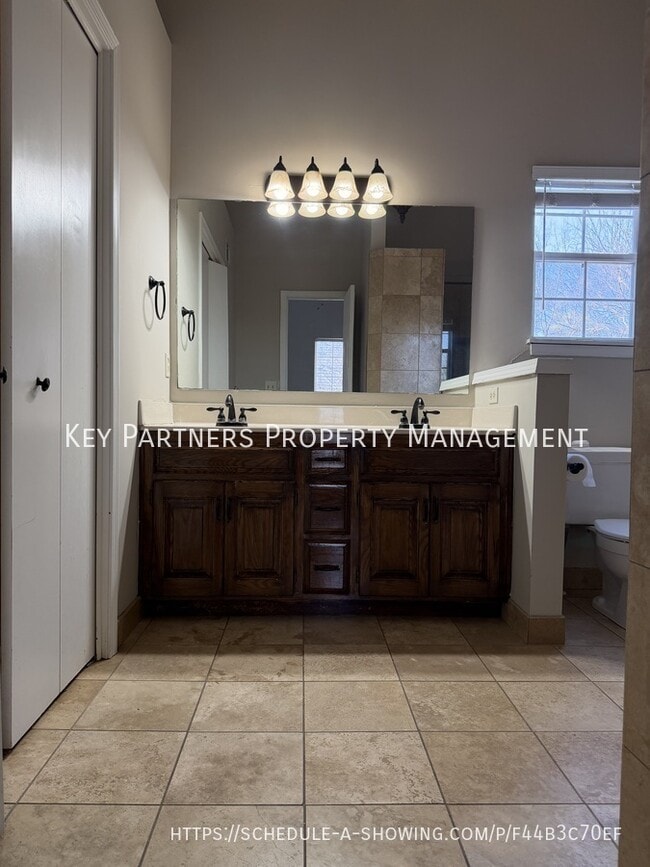 Building Photo - 14720 Goodman St